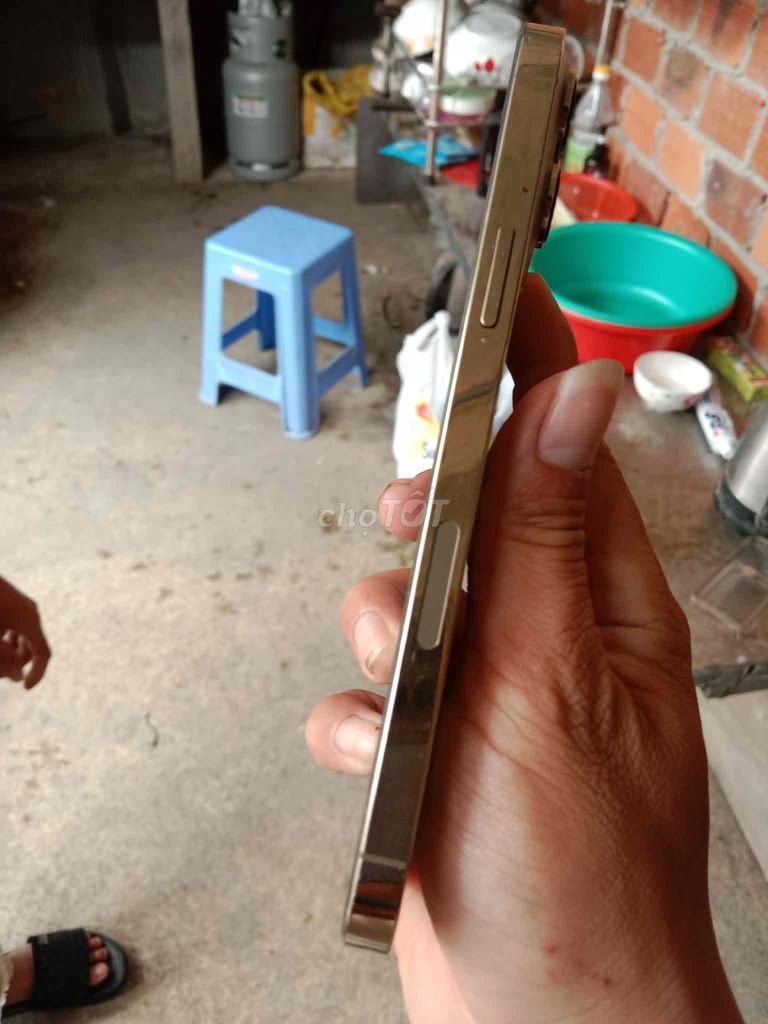 Apple iPhone 13 Pro Max 256GB Vàng. Mua bán Điện thoại tại Thành phố Đà Lạt Lâm Đồng được đăng bởi tí ham ăn hình 1