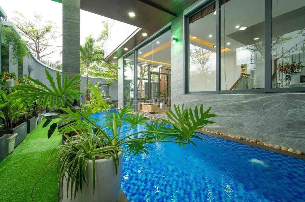 VILLA 10 PHÒNG CÓ HỒ BƠI GẦN BIỂN