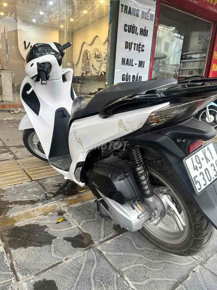 SH ĐEN TRẮNG ĐỜI 2017 ĐK 2018 150i ABS. Mua bán Xe máy tại Huyện Gia Lâm Hà Nội được đăng bởi Phi Hùng Nguyễn hình 2