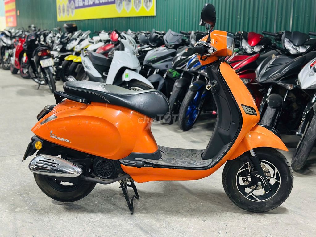 XE MÁYTHANH TÙNG_VESPA 50CC MÀU CAM XE RẤT ĐẸP. Mua bán Xe máy tại Quận Nam Từ Liêm Hà Nội được đăng bởi THANH TÙNG hình 2