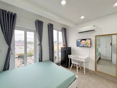 PHÒNG CỬA SỔ MỚI XÂY GẦN CẦU NGUYỄN TRI PHƯƠNG - UEH 