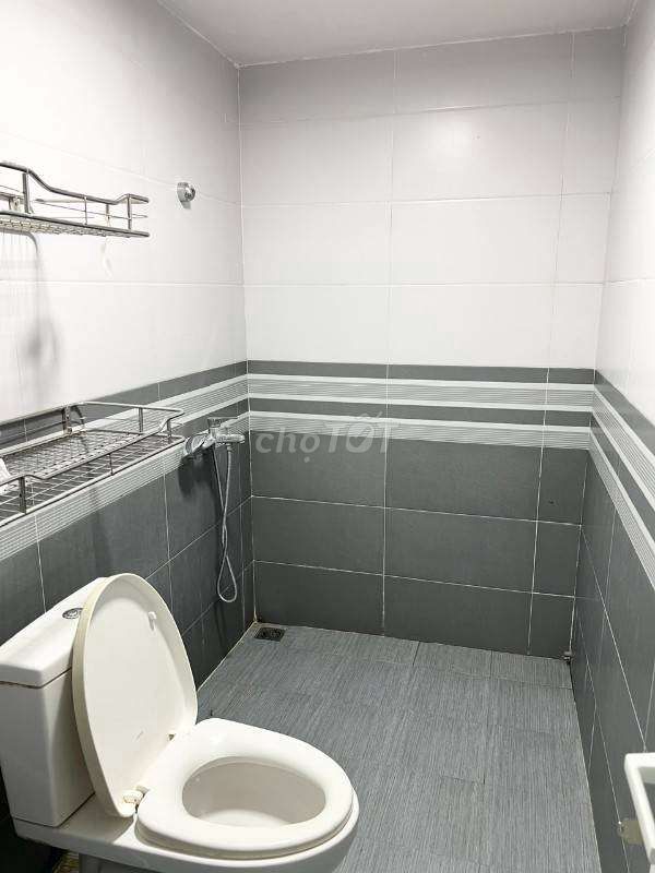 Cho thuê Nhà ở riêng lẻ, 100m2, đường Thành Tô, sân cổng riêng,. Cho thuê Nhà ở tại Quận Hải An Hải Phòng được đăng bởi truong thanh huyen hình 8