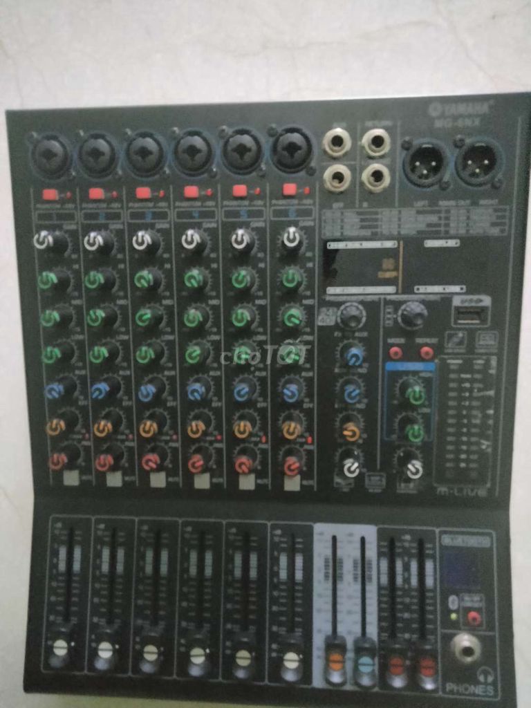 Bàn trộn âm thanh Yamaha MG-6NX Đen. Mua bán Nhạc cụ tại Huyện Đức Hòa Long An được đăng bởi Lê Hồng Sơn hình 1