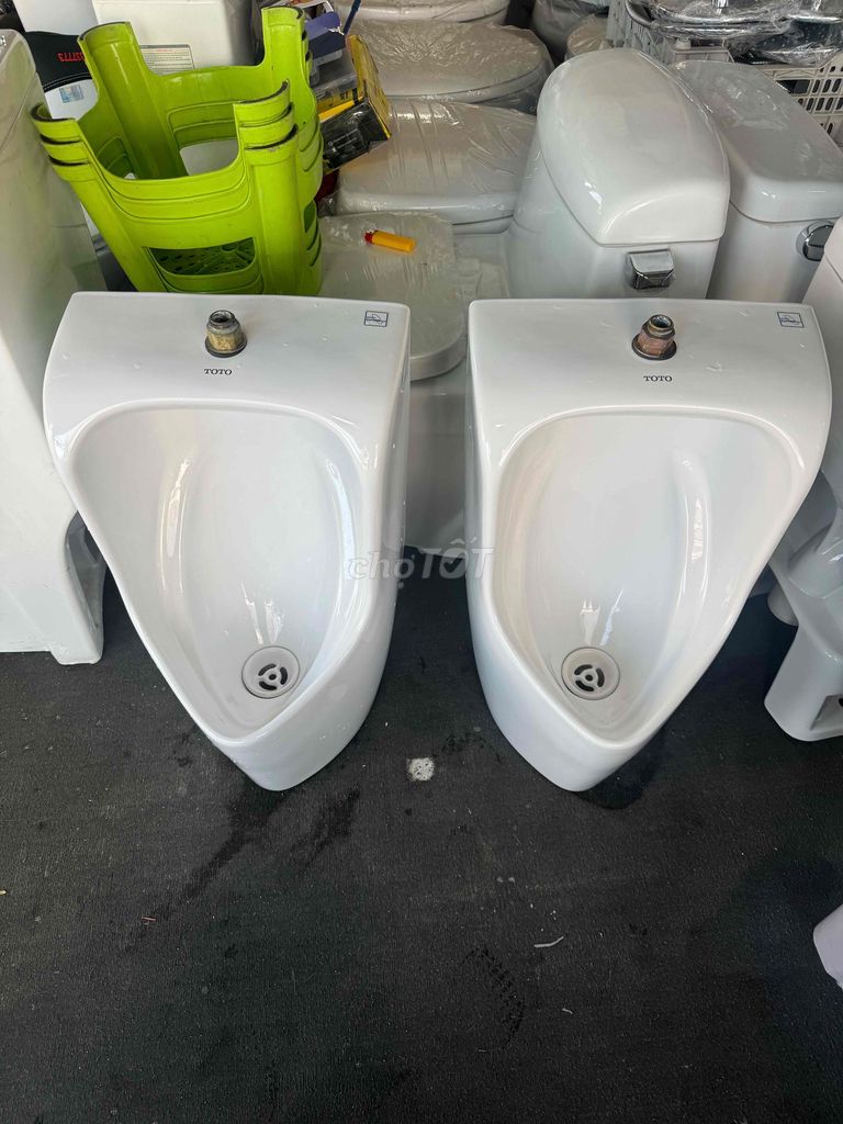 Bồn tiểu nan Toto u557 chính hãng 🚽. Mua bán Thiết bị vệ sinh, nhà tắm tại Quận Tân Bình Tp Hồ Chí Minh được đăng bởi Đồ Cũ Giá Tốt  hình 1