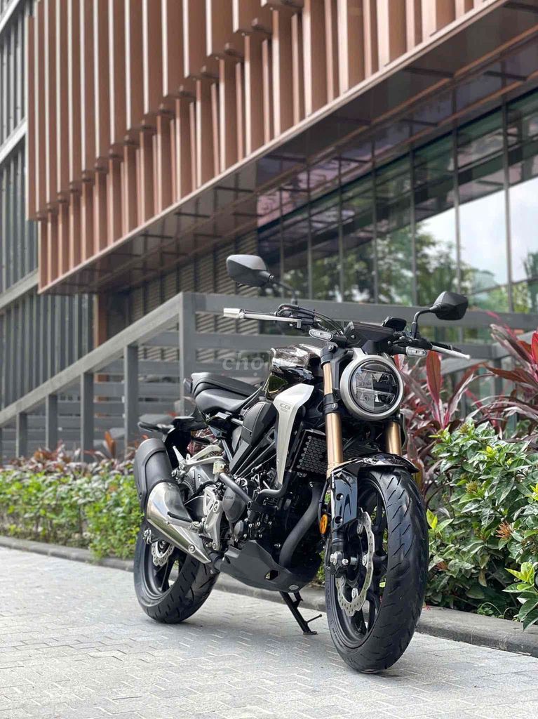 Honda CB 300R 2022. Mua bán Xe máy tại Quận Cầu Giấy Hà Nội được đăng bởi Tuấn Việt Motor hình 1