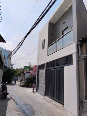 CHỦ GởI BÁN NHÀ 1 trệt 1 Lầu BỬU HOÀ,49m2,3PN,đường xe hơi, thổ cư 100