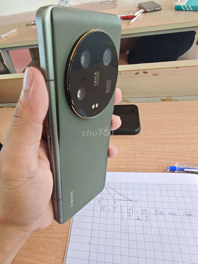 Cần bán Xiaomi Mi 13 Ultra 16GB/512GB. Mua bán Điện thoại tại Thành phố Cam Ranh Khánh Hòa được đăng bởi Gia Hân hình 1