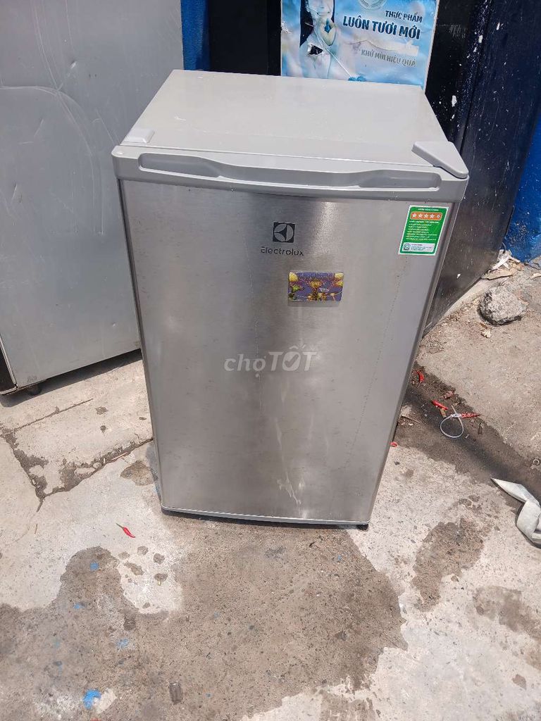 Tủ lạnh eletrolux 92 l