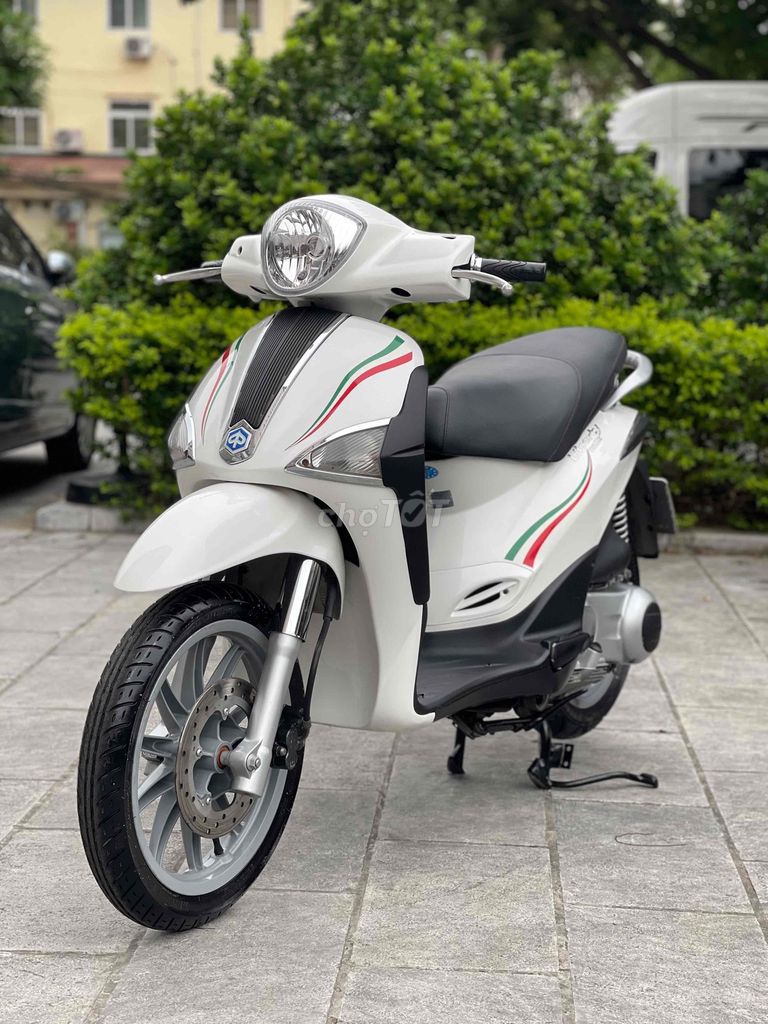 Liberty 125 ie 2012 màu trắng xe như mới. Mua bán Xe máy tại Quận Cầu Giấy Hà Nội được đăng bởi Anh Khoa hình 7