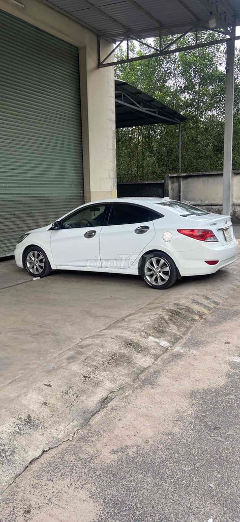 Hyundai Accent 2011 Số sàn 170.000 km Trắng. Mua bán Ô tô tại Thành phố Biên Hòa Đồng Nai được đăng bởi Bảo Diệp hình 1