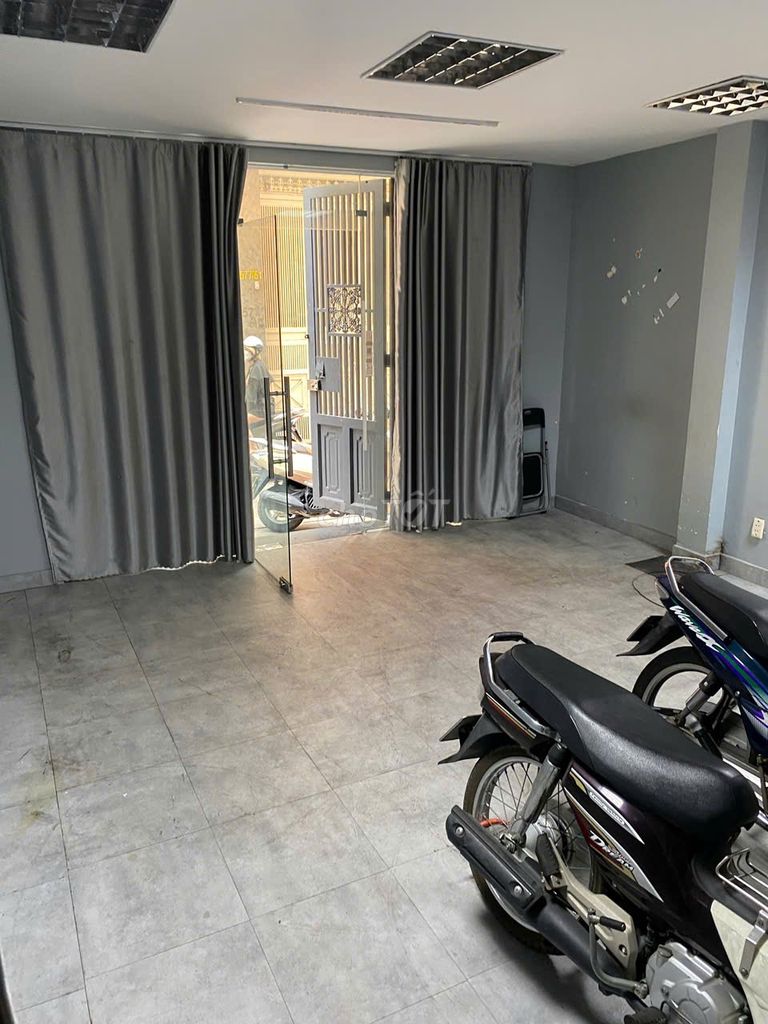 Mặt bằng hẻm khu văn phòng q1, Trần Hưng đạo, q1, 45m2,7.2tr