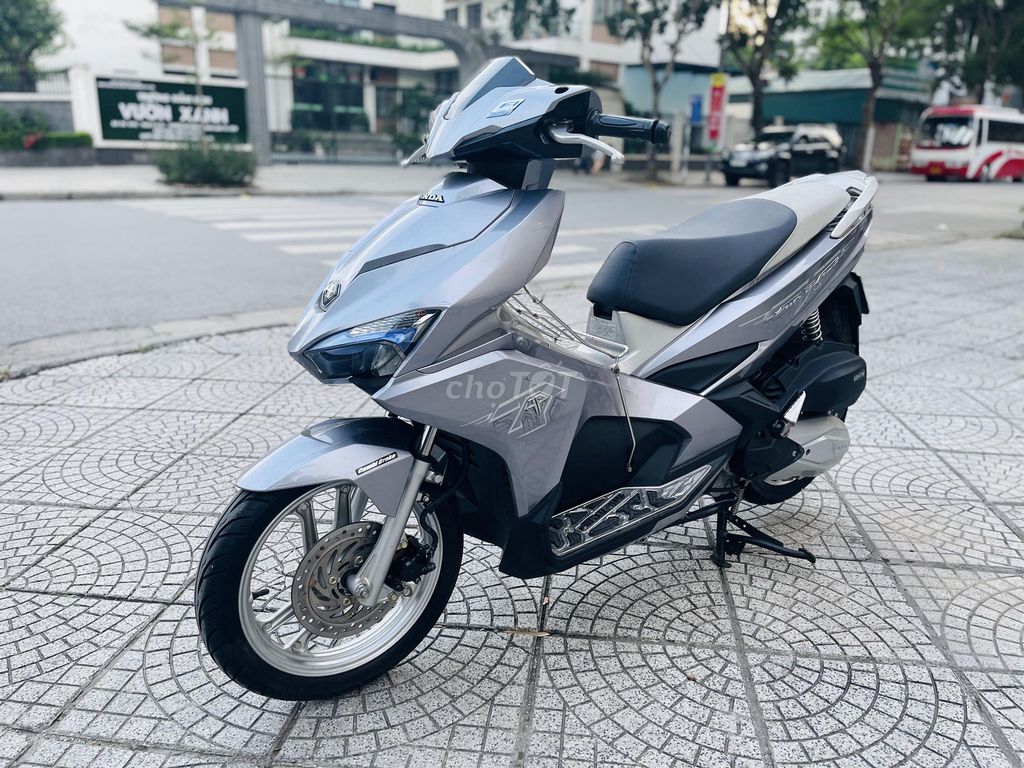 HONDA AIR BLADE125FI 3D XÁM BẠC XE 1 CHỦ ĐI TỪ ĐẦU. Mua bán Xe máy tại Quận Nam Từ Liêm Hà Nội được đăng bởi TÙNG LÂM hình 1