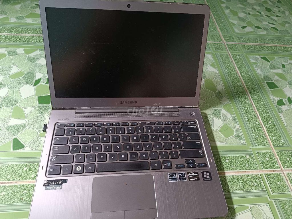 Samsung Series 5 Ultra i5 4GB Xám. Mua bán Laptop tại Thành phố Sa Đéc Đồng Tháp được đăng bởi Tâm Đào hình 1