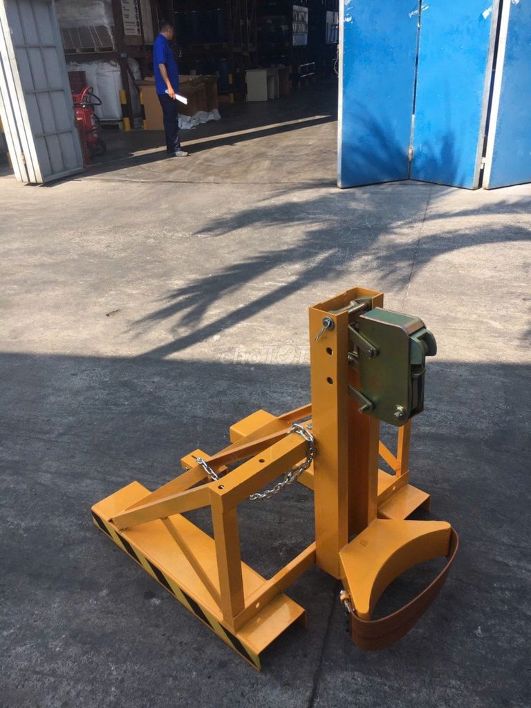 Bộ kẹp phuy đơn dùng cho xe nâng DG360. Mua bán Đồ chuyên dụng, Giống nuôi trồng tại Huyện Cẩm Giàng Hải Dương được đăng bởi xenangcongnghiep hình 1