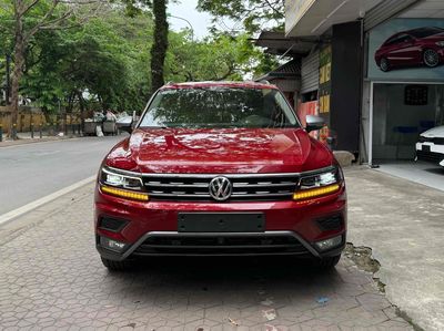 Volkswagen Tiguan Allspace Luxury 2019 màu đỏ