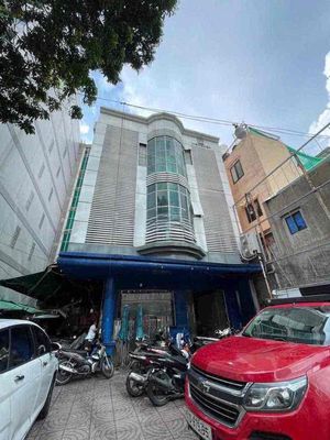 Rent · 2 bd · 180 м² · Quận Phú Nhuận, ул. Đường Hồ Biểu Chánh