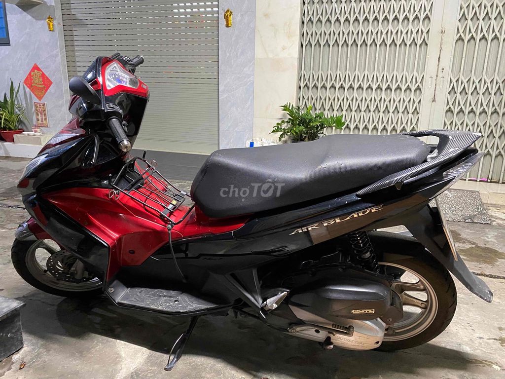 Honda Air Blade 2024 Красно-черный, госномера Хошимина, оформление на владельца