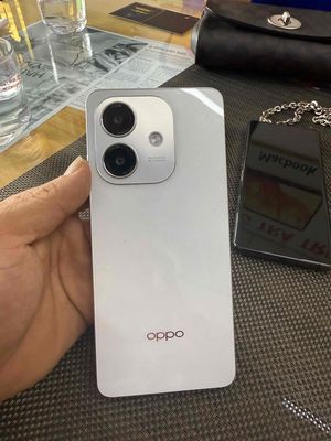 oppo A3 trắng likenew. Mua bán Điện thoại tại Quận Liên Chiểu Đà Nẵng được đăng bởi Lân Đại Lộc Store 