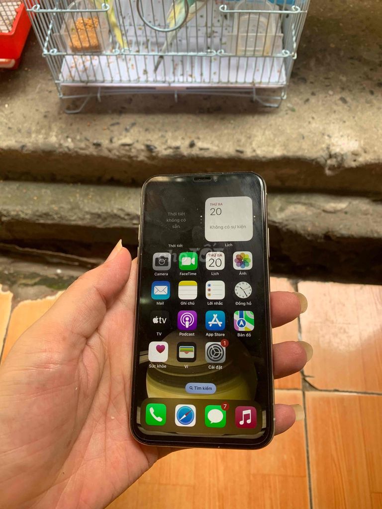 iphone Xs - trắng- 64gb (FpT) Nữ dùng mới 98%