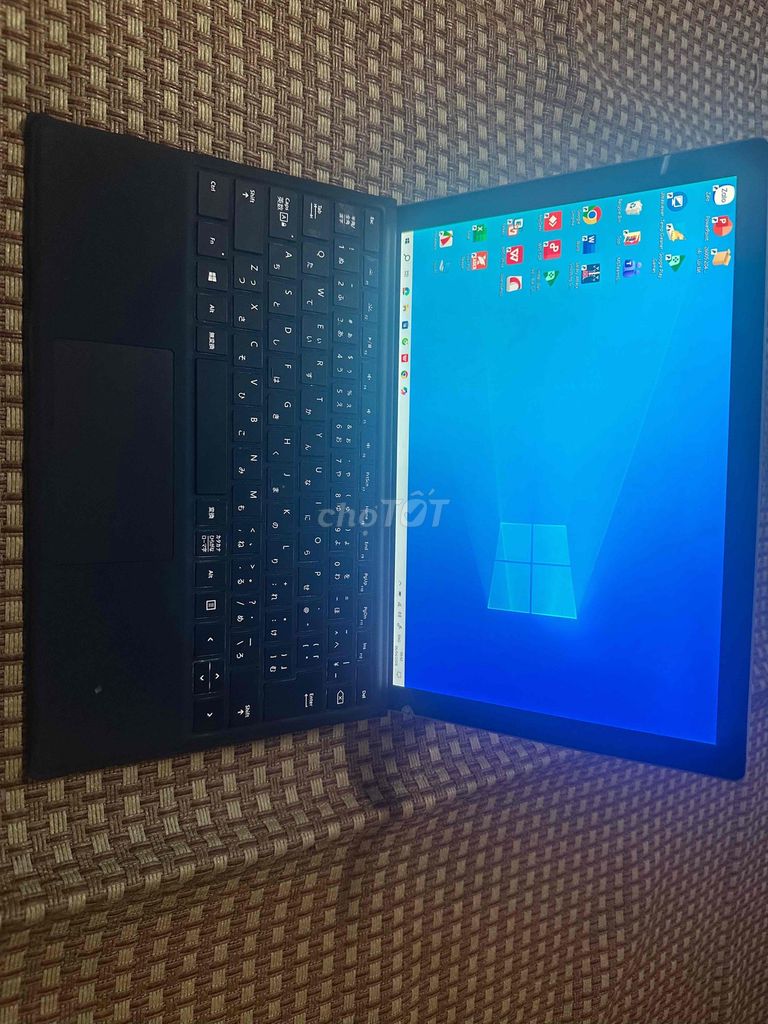 Microsoft Surface Pro 5 i5 Gen 8 8GB/256GB. Mua bán Laptop tại Quận Long Biên Hà Nội được đăng bởi Bùi Văn Hải hình 1