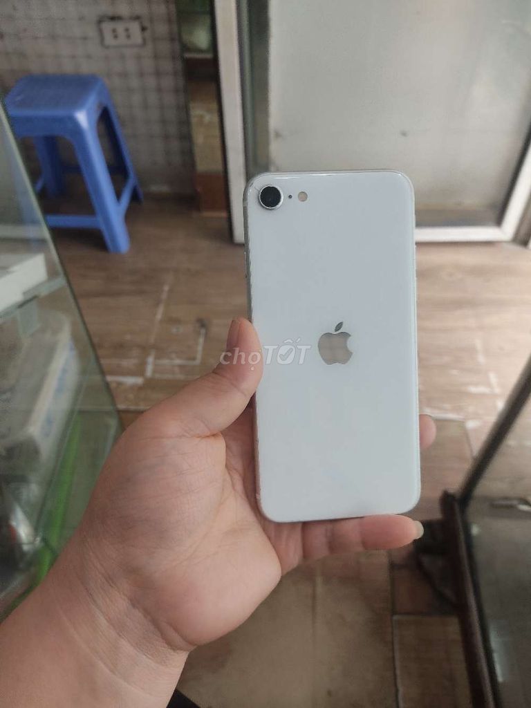 Apple iPhone SE 128GB Trắng. Mua bán Điện thoại tại Quận Cầu Giấy Hà Nội được đăng bởi thuy  hình 1