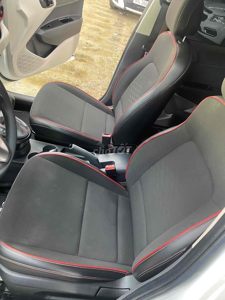 Hyundai Grand i10 Trắng Ghế da Tự động. Mua bán Ô tô tại Quận 12 Tp Hồ Chí Minh được đăng bởi tran van duc hình 11