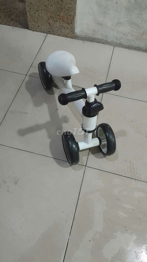 Xe chòi chân Trắng cho bé. Mua bán Mẹ và bé tại Quận Hải Châu Đà Nẵng được đăng bởi Ở Đây Có Hương Thơm Làm Hài Lòng Bạn hình 1
