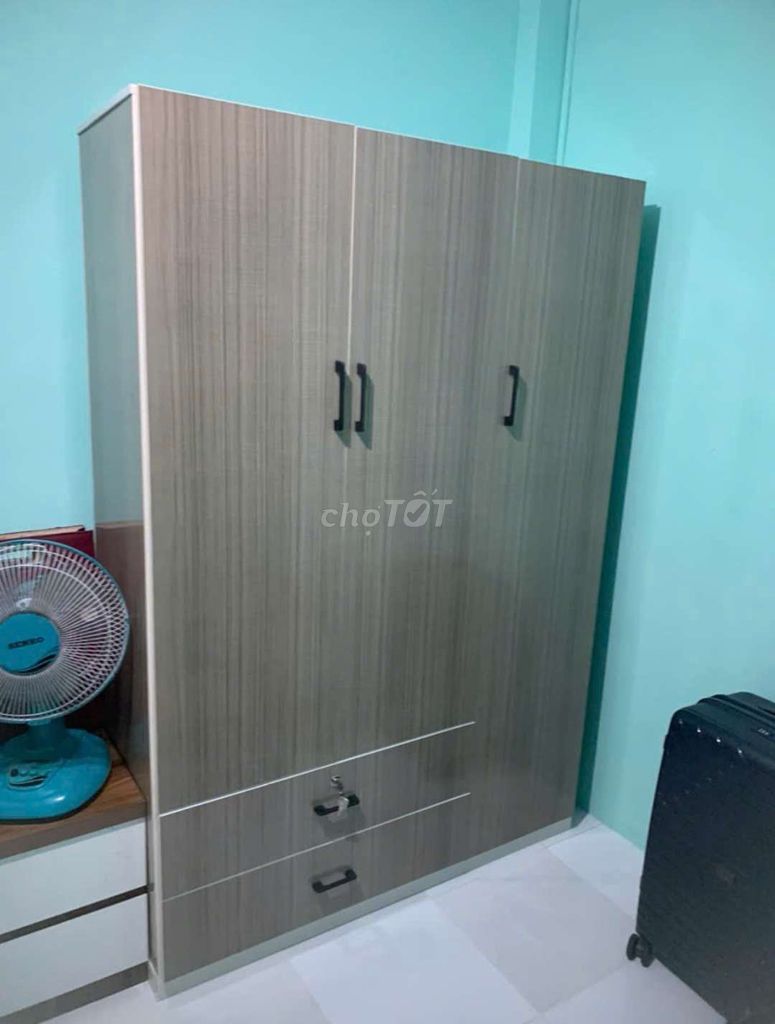 TỦ NHỰA ĐÀI LOAN 3 CÁNH MÀU XÁM VÂN GỖ . Mua bán Tủ, kệ gia đình tại Thành phố Thuận An Bình Dương được đăng bởi Tủ nhựa đài loan hoàng quân hình 1