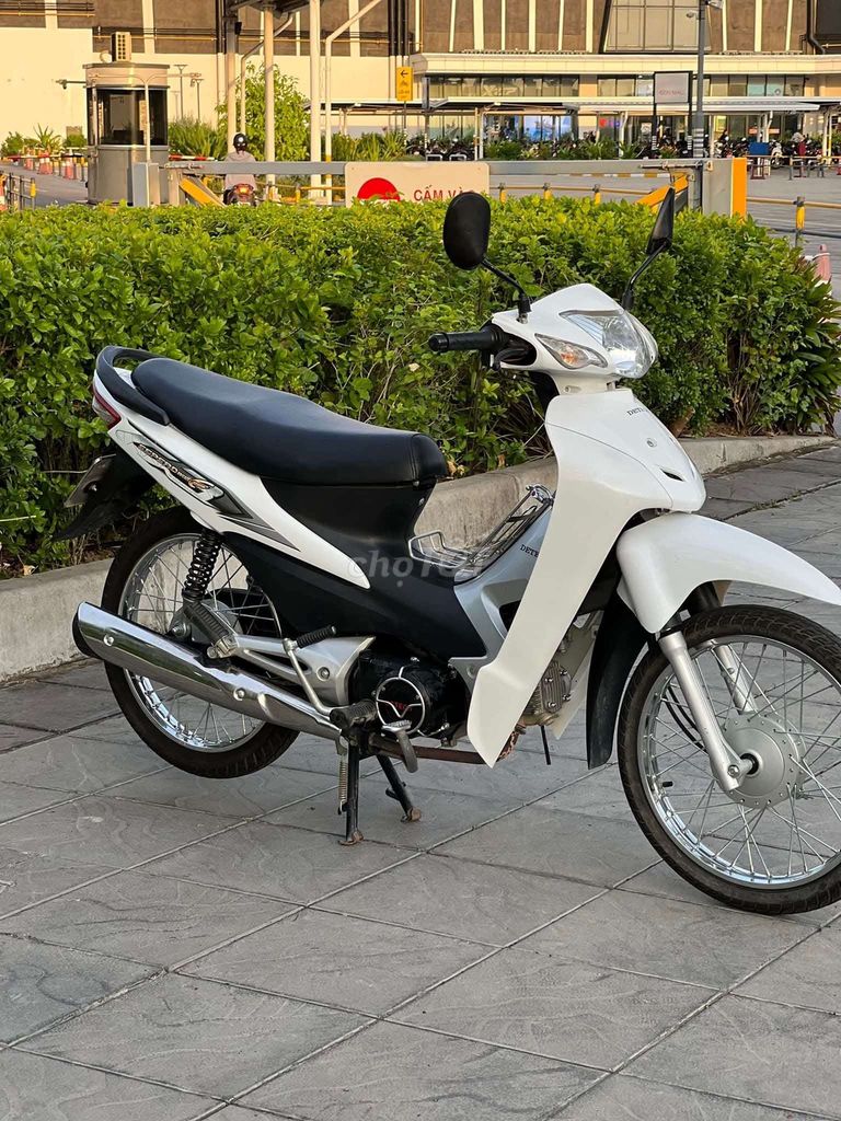 Wave màu trắng xe đẹp chính chủ biển Hà Nội. Mua bán Xe máy tại Quận Ba Đình Hà Nội được đăng bởi Hoàng  hình 1