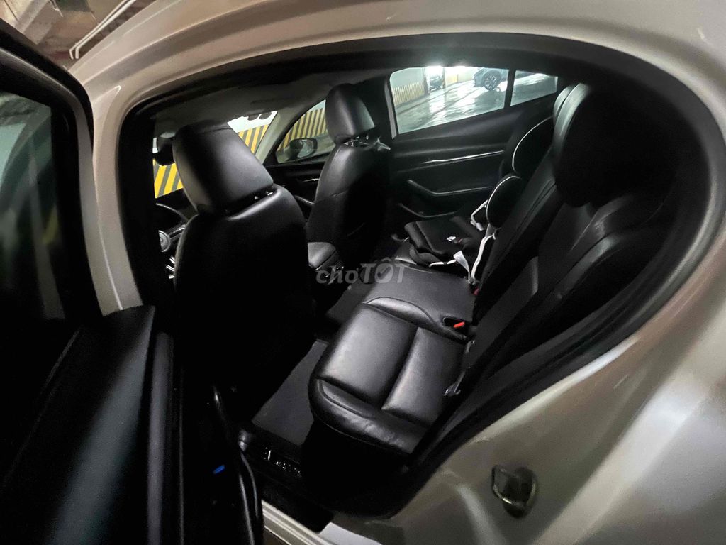 Mazda 3 Sedan Premium 2022 белый 65000 км