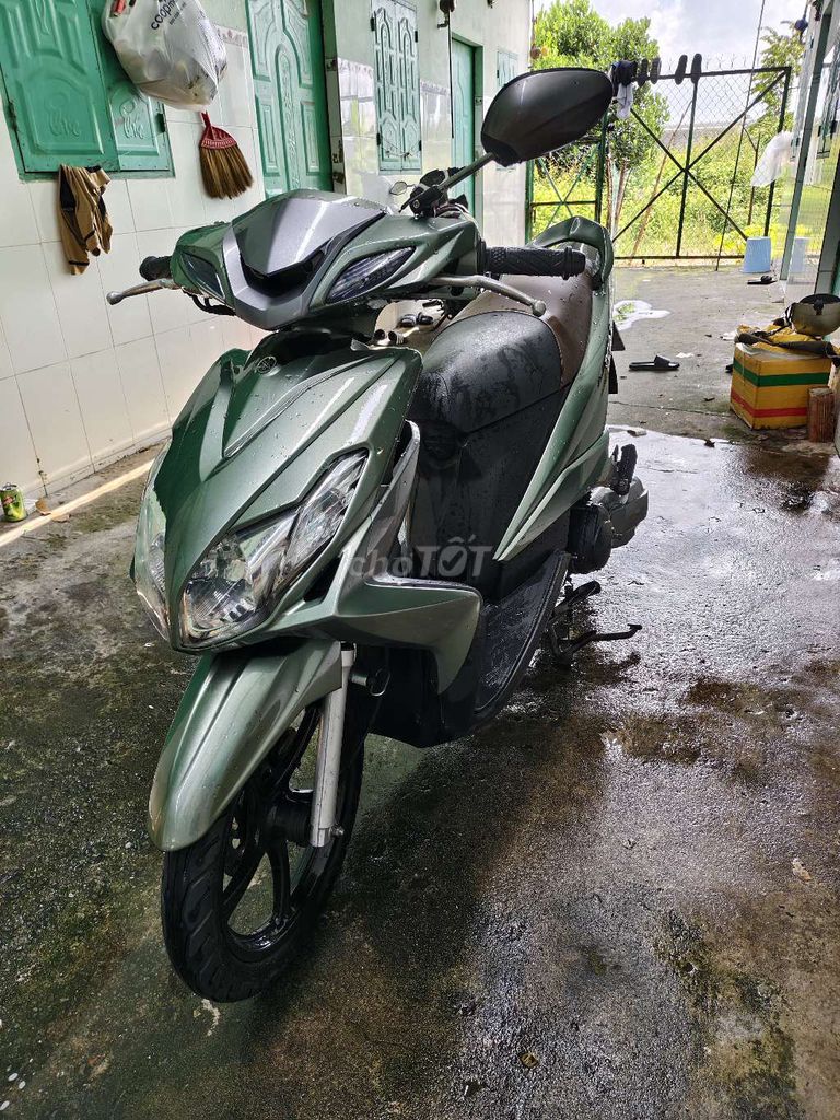 Bán xe Luvias fi đời 2015. Mua bán Xe máy tại Thị xã Bến Cát Bình Dương được đăng bởi thành văn hình 6