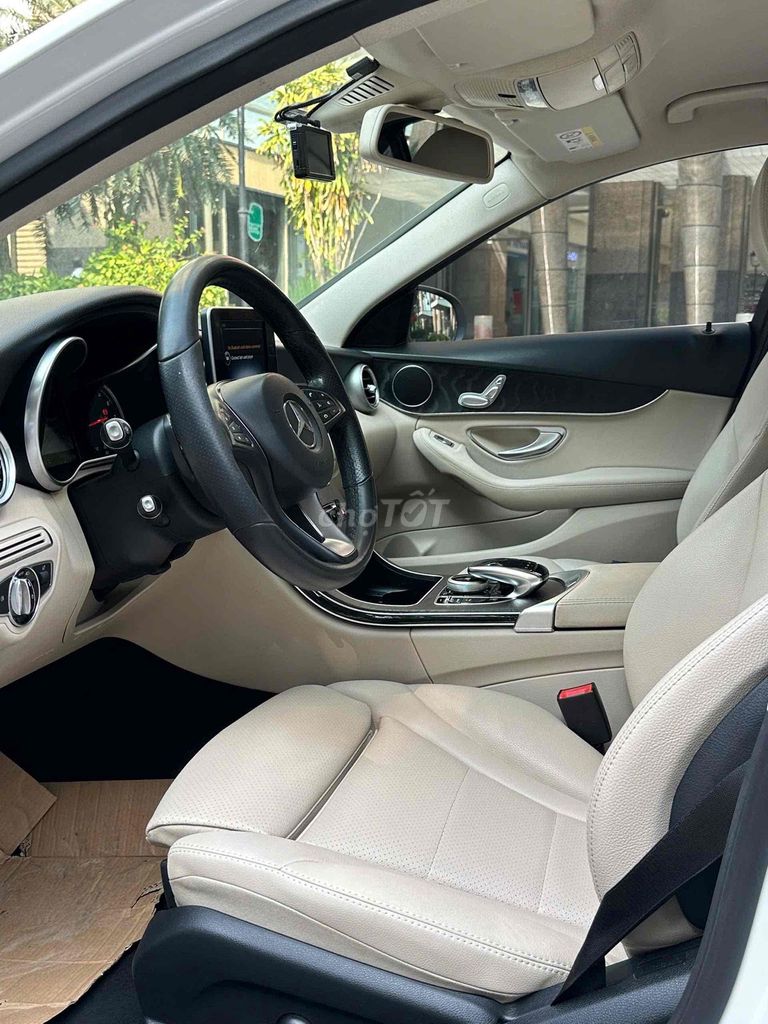 Mercedes-Benz C200 2016 Trắng 90000 km. Mua bán Ô tô tại Quận Cầu Giấy Hà Nội được đăng bởi Cao Quý hình 8