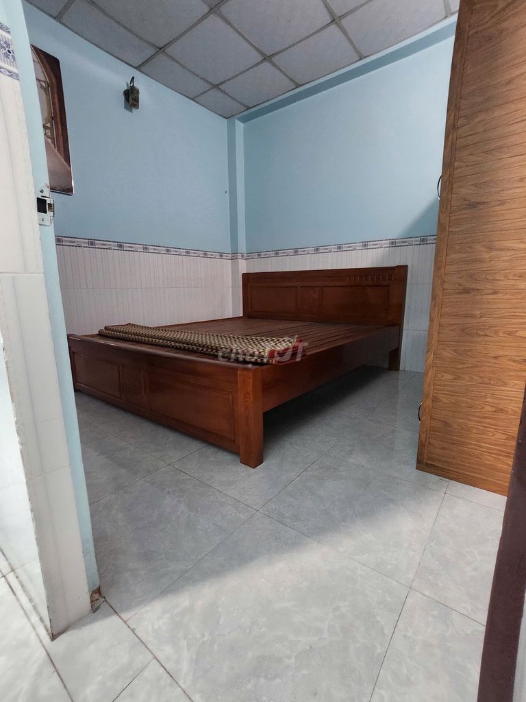 Chính chủ bán: hẻm xe tải QL 1A, 3 PN, dt 4.3*25 m, trung tâm thị trấn. Mua bán nhà ở tại Huyện Bến Lức Long An được đăng bởi Nguyệt hình 2