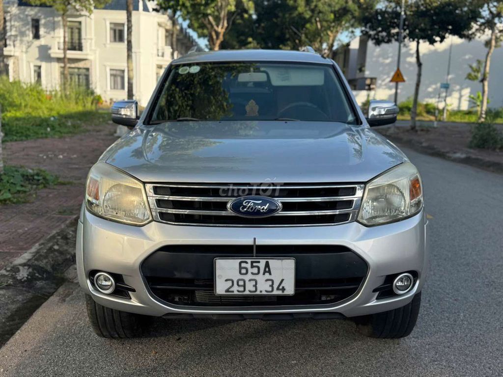 Ford Everest 2014 МКПП Серебристый
