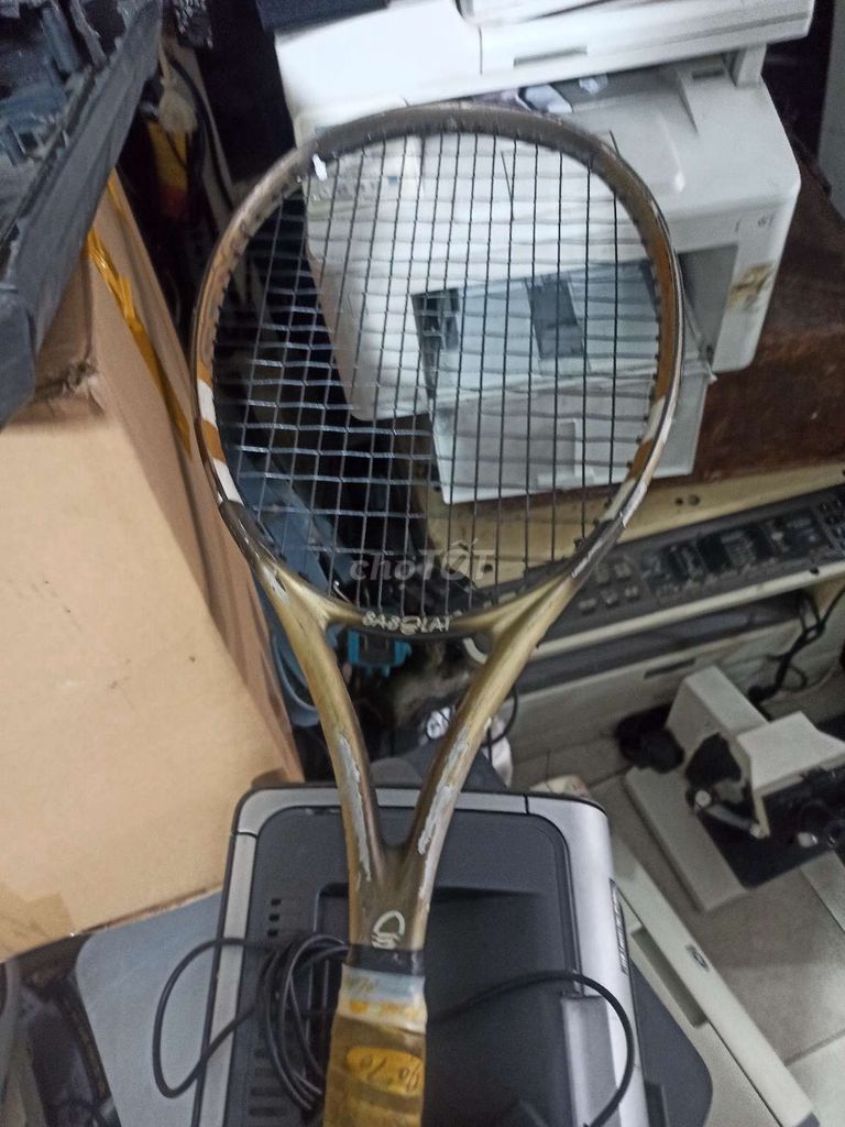 Thanh lí vợt tennis cho thợ