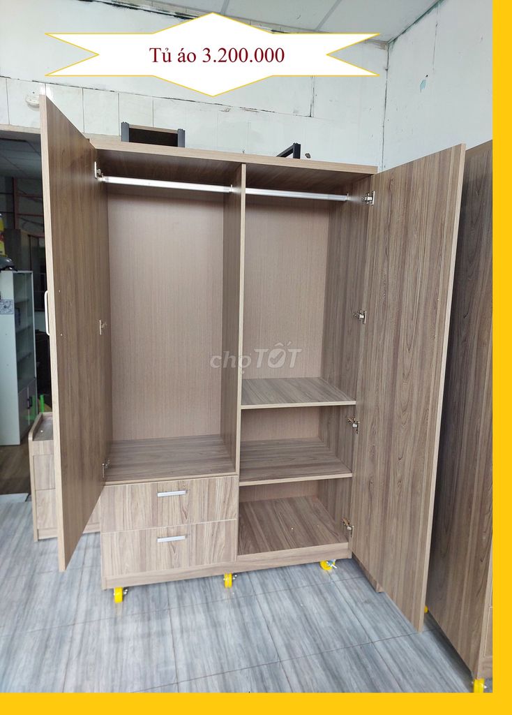 TỦ QUẦN ÁO MÀU NÂU GỖ CÓ SẴN HÀNG. Mua bán Tủ, kệ gia đình tại Quận Gò Vấp Tp Hồ Chí Minh được đăng bởi BÀN VĂN PHÒNG GIÁ TẠI XƯỞNG hình 1