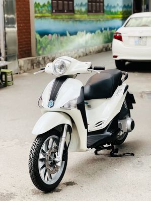 PIAGGIO LIBERTY 125 IE BIỂN HÀ NỘI CHÍNH CHỦ. Mua bán Xe máy tại Quận Cầu Giấy Hà Nội được đăng bởi Thanh Tuyền
