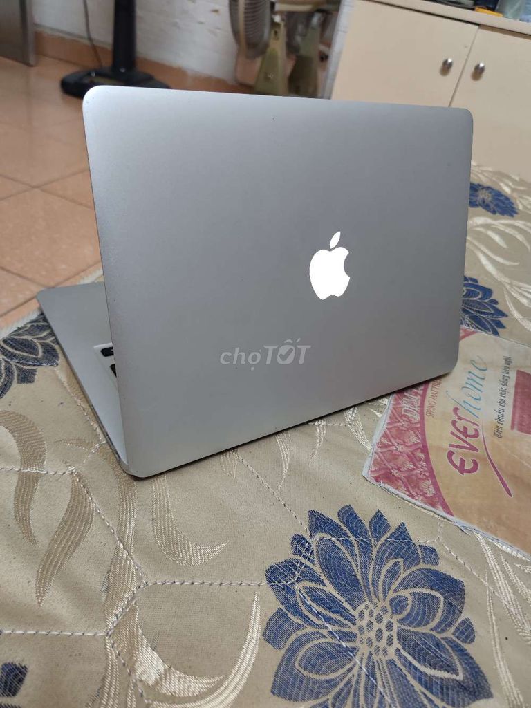 Apple MacBook Air Bạc. Mua bán Laptop tại Quận Ba Đình Hà Nội được đăng bởi Trường hình 1