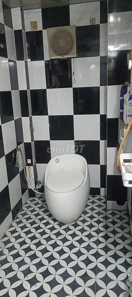 Дом в переулке для машины, отдельное свидетельство, 3 спальни, 2 санузла