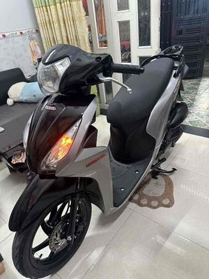 Honda Vision 218 xe đẹp liền lạc máy móc zin êm. Mua bán Xe máy tại Quận Tân Bình Tp Hồ Chí Minh được đăng bởi Tuấn Anh