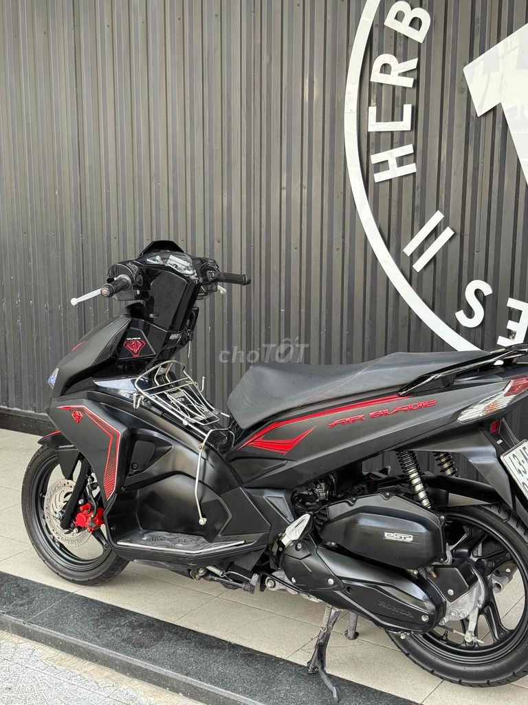 Honda Air blade - Ab 2018  Đặc biệt Đen nhám bs43. Mua bán Xe máy tại Quận Hải Châu Đà Nẵng được đăng bởi Lê vy  hình 3