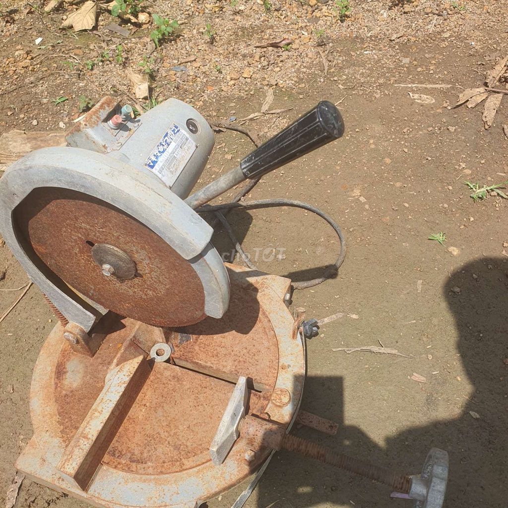 Máy cưa bàn xoay Makita 2400 Nhật Bản. Mua bán Đồ chuyên dụng, Giống nuôi trồng tại Huyện Cư Kuin Đắk Lắk được đăng bởi Minh hình 1