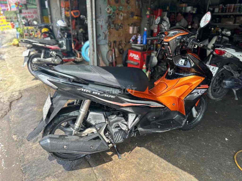 Воздушный клинок Honda 2013 оранжево-черный