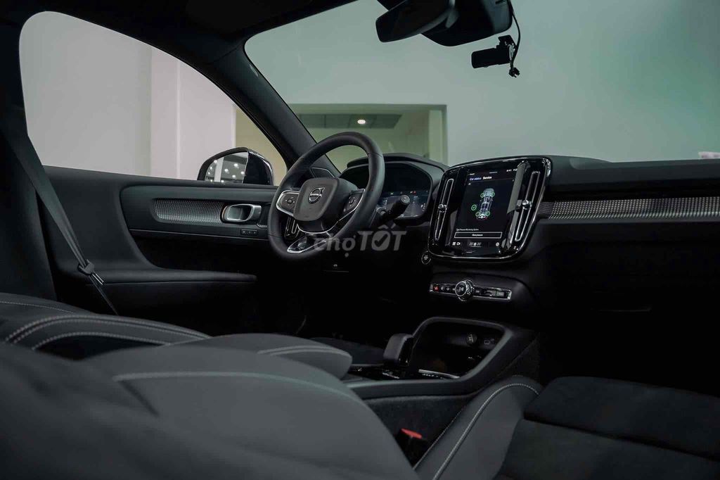 Volvo XC40 2024 - 1400 km Bank 90%. Mua bán Ô tô tại Quận 7 Tp Hồ Chí Minh được đăng bởi PHÁT ĐẠT LUXURY CAR hình 8