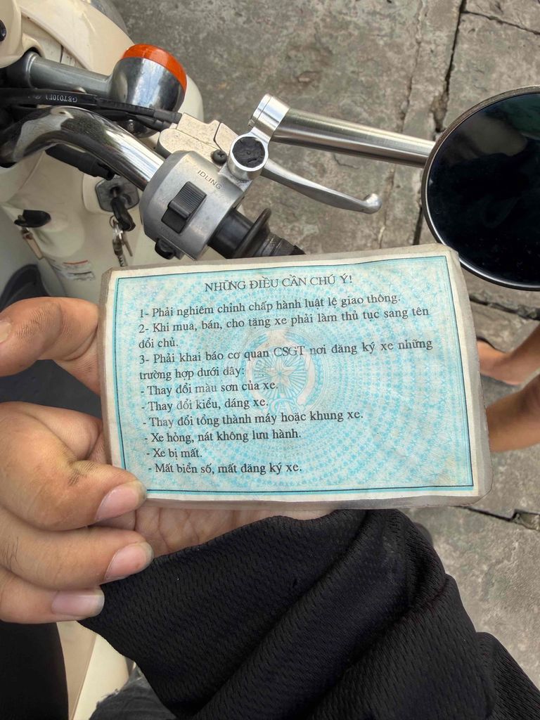 Honda Scoopy 50cc màu Kem. Mua bán Xe máy tại Thành phố Quảng Ngãi Quảng Ngãi được đăng bởi Hien hình 11