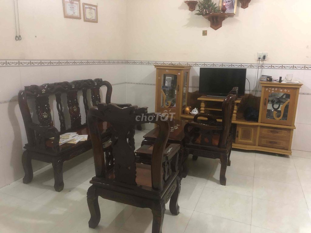 Bộ salong Gỗ tràm còn tốt. Mua bán Bàn ghế tại Huyện Trảng Bom Đồng Nai được đăng bởi Hoài Bảo hình 1
