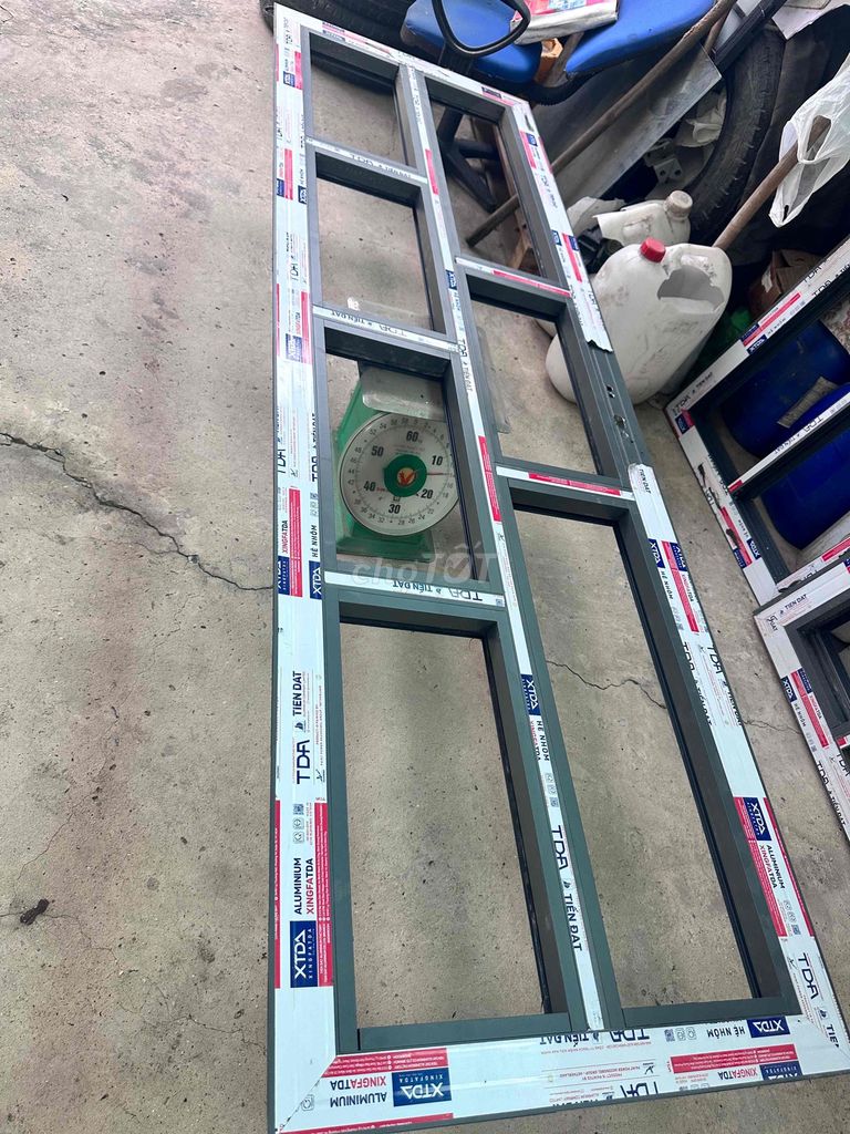 Cửa nhôm 4 cánh Xám 1.4 li. Mua bán Nội thất, đồ gia dụng khác tại Huyện Củ Chi Tp Hồ Chí Minh được đăng bởi Quyền Trần văn Quyền hình 1