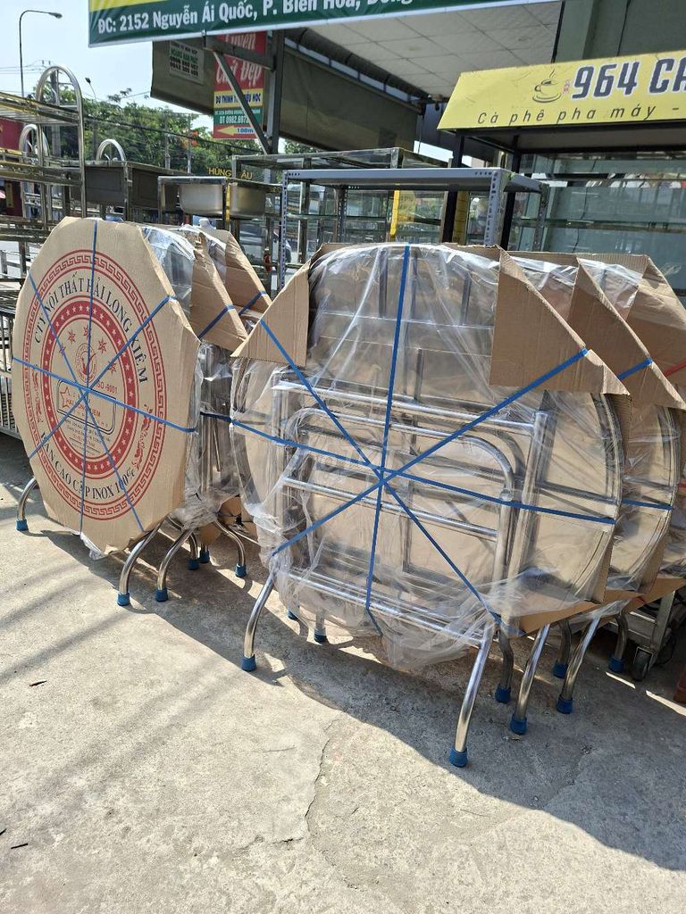 Bàn ăn Inox hiệu Hải Long Xiêm. Mua bán Bàn ghế tại Thành phố Biên Hòa Đồng Nai được đăng bởi Bùi Huyền hình 1