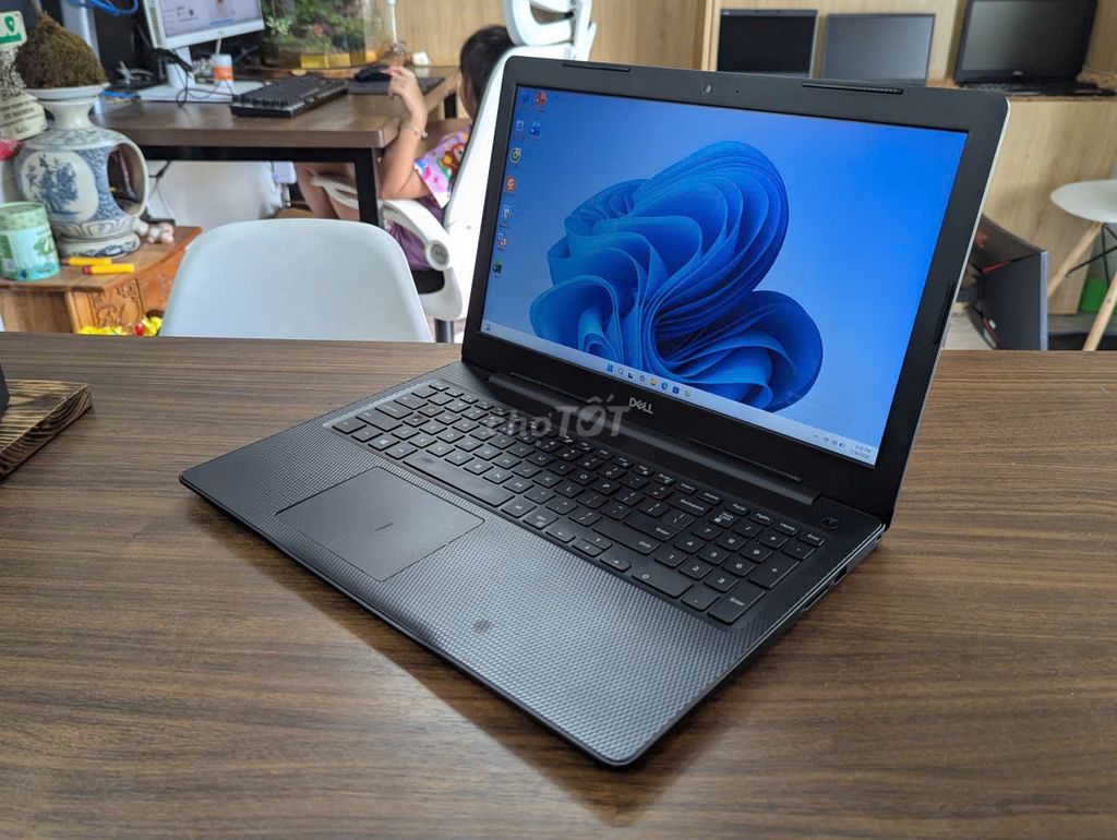 Laptop Dell Vostro 3590 Core I5-10210U Máy Zin . Mua bán Laptop tại Thành phố Thuận An Bình Dương được đăng bởi LAPTOP VŨ PMV  hình 1