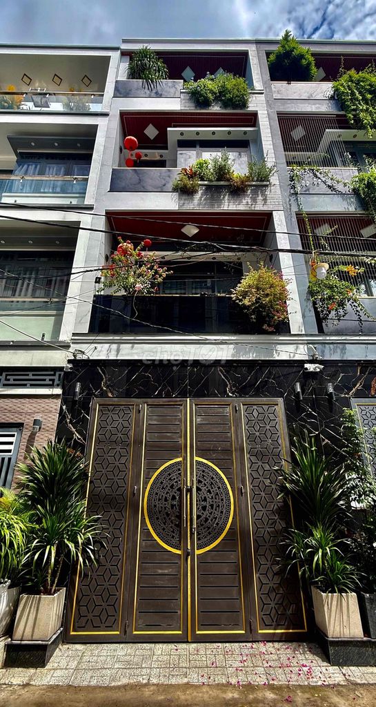 СОБСТВЕННИК ПРОДАЁТ - ЕСТЬ МАСТЕР-СПАЛЬНЯ - Дом в KDC The Sun Residence